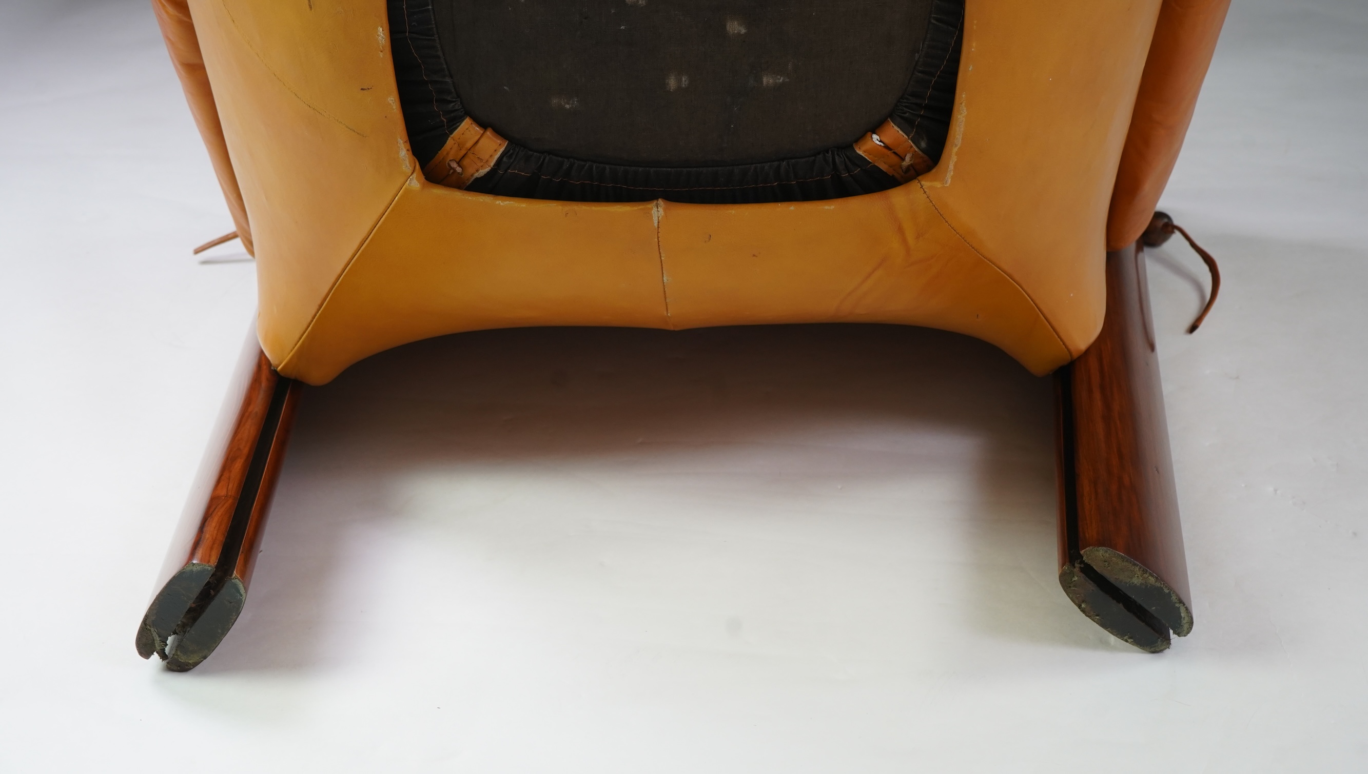 Percival Lafer (Brazilian, b. 1936) An 'MP-211' mid-century modernist lounge chair